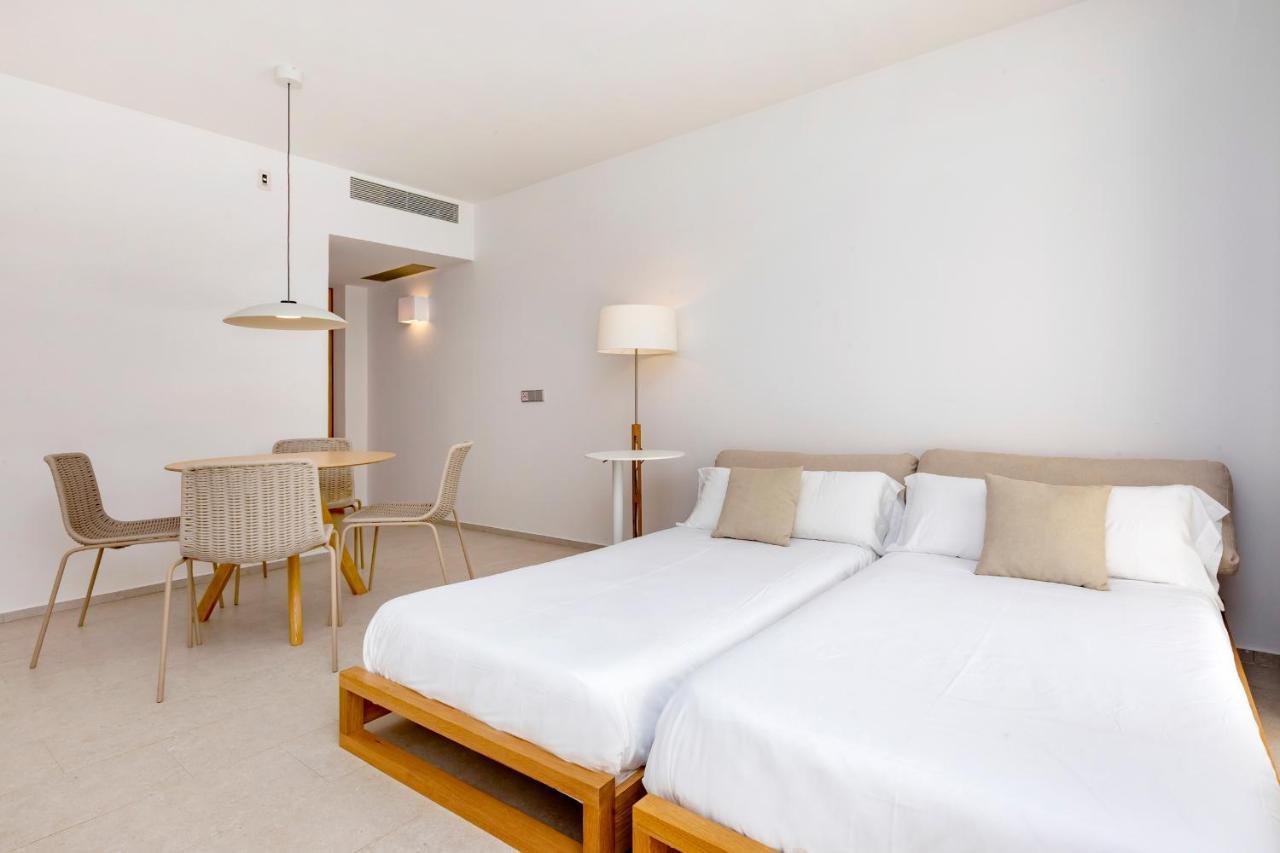 Ses Eufabietes Apartments & Restaurant 米乔尔海滩 外观 照片