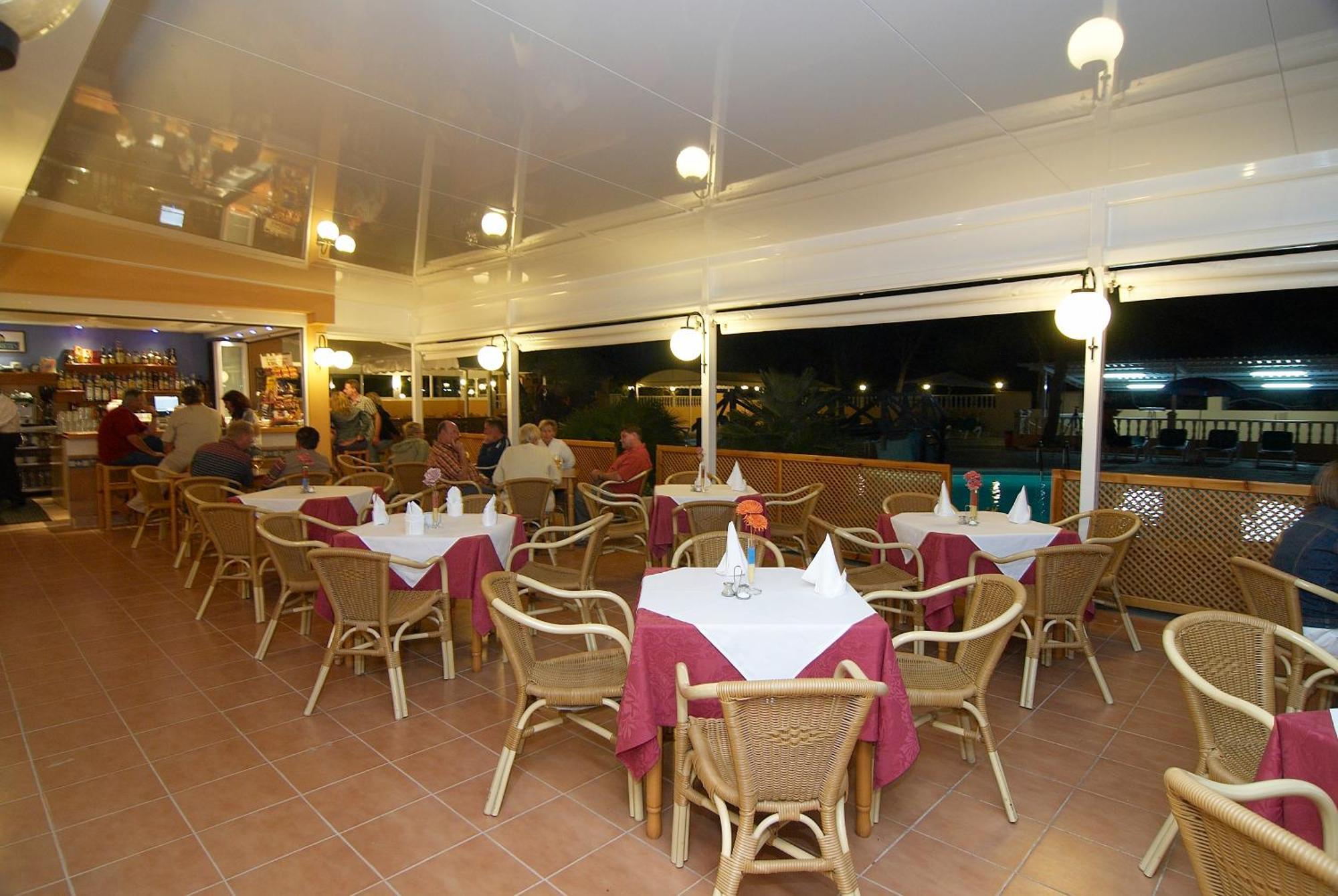 Ses Eufabietes Apartments & Restaurant 米乔尔海滩 外观 照片