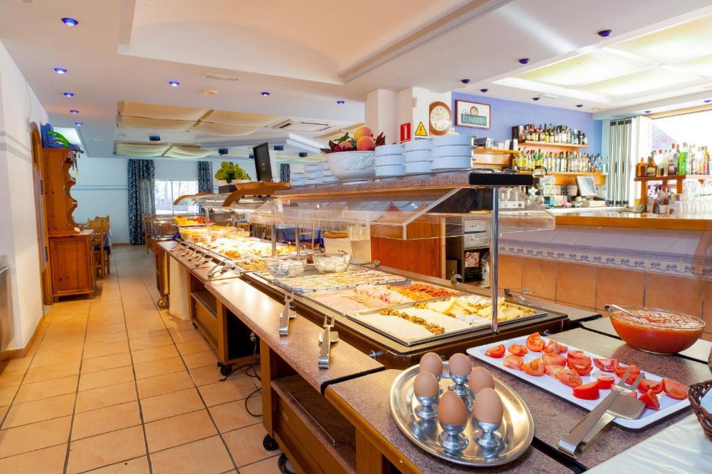 Ses Eufabietes Apartments & Restaurant 米乔尔海滩 外观 照片