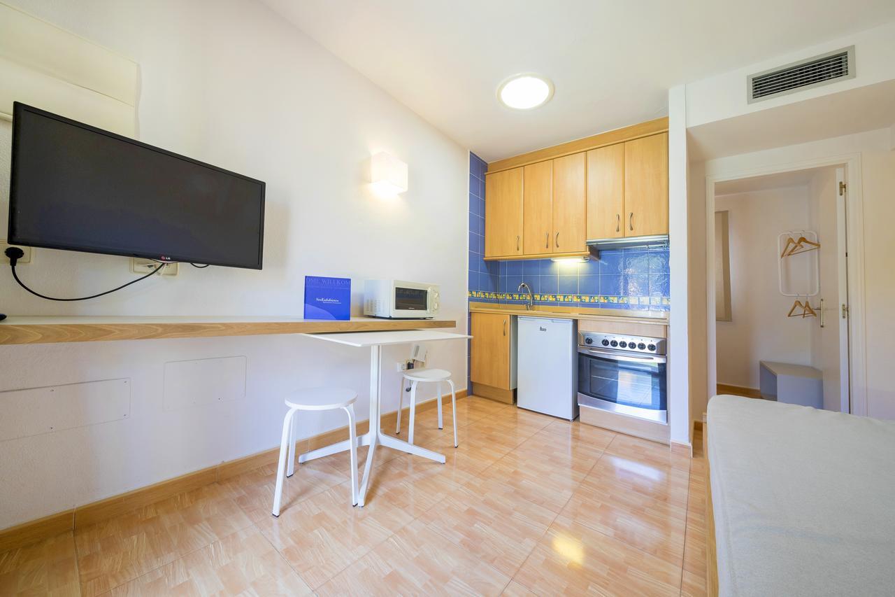 Ses Eufabietes Apartments & Restaurant 米乔尔海滩 外观 照片