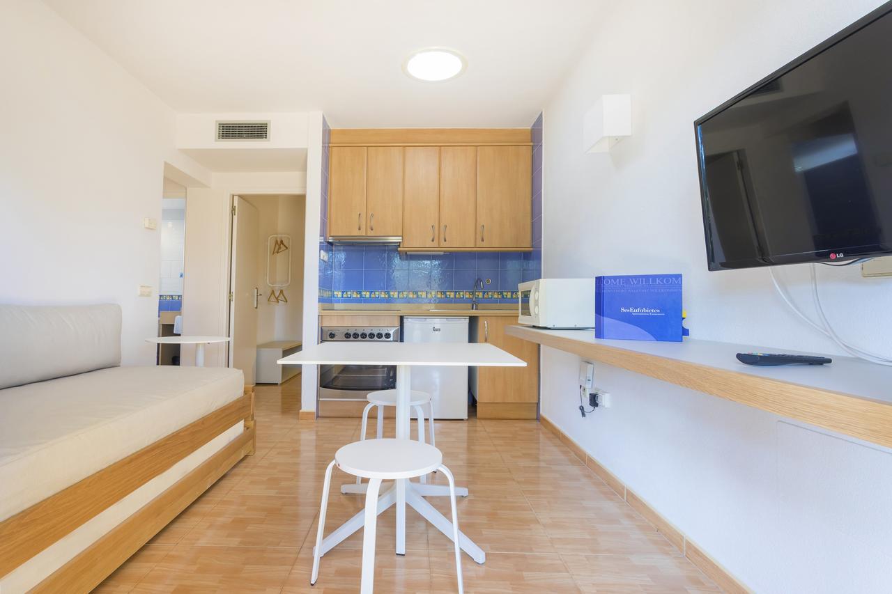 Ses Eufabietes Apartments & Restaurant 米乔尔海滩 外观 照片