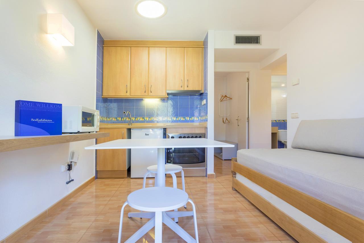 Ses Eufabietes Apartments & Restaurant 米乔尔海滩 外观 照片